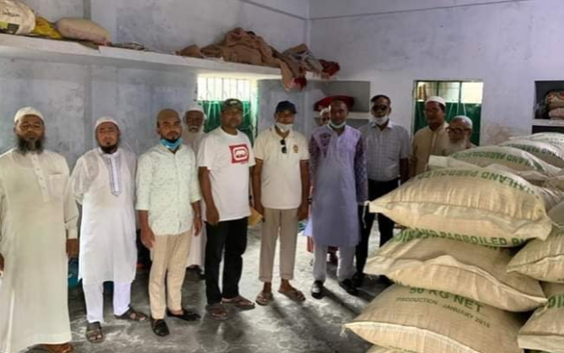 ৪০ টি কওমী মাদ্রাসায় পৌছালো এমপি মিতার উপহার ।