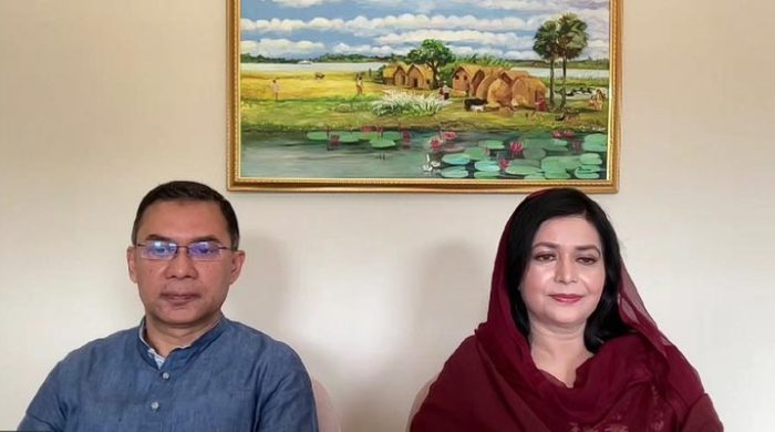 নিত্যপণ্যের দাম বাড়তির সমালোচনা করে বিএনপির ভারপ্রাপ্ত চেয়ারম্যান তারেক রহমান বলেছেন, বর্তমানে দেশে কৃষক-শ্রমিক-দিনমজুর এবং স্বল্প আয়ের মানুষ দুর্বিষহ পরিস্থিতির মুখোমুখি। নিত্যপ্রয়োজনীয় পণ্যের মূল্যে দিশেহারা সবাই।